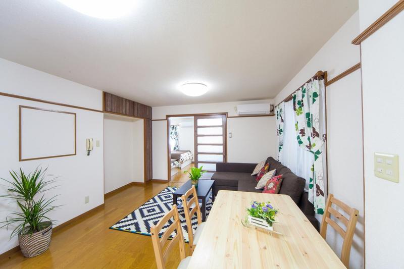 Hotel Super Spacious In Shinsaibashi 2*